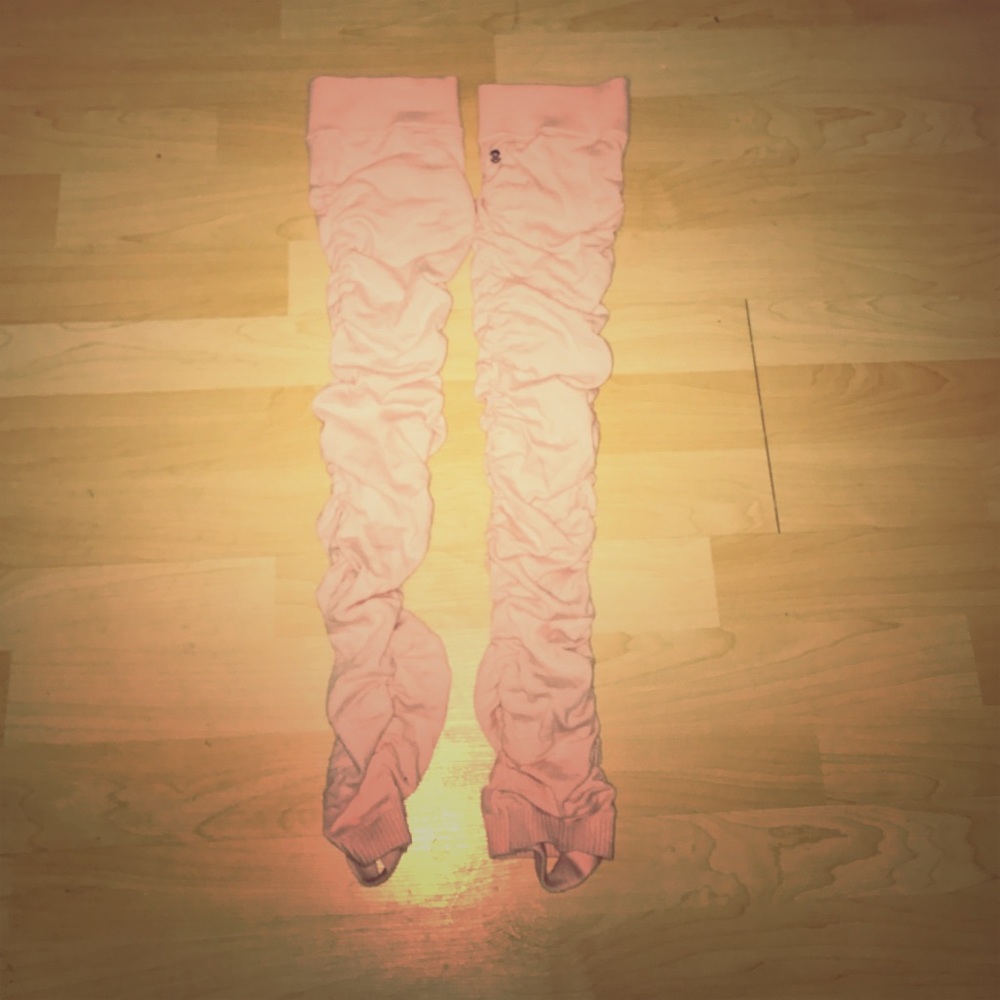 Lululemon leg warmers in perfect condition